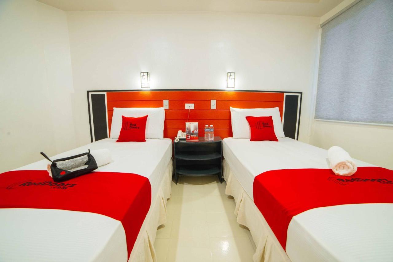 Reddoorz Plus Near San Pedro Cathedral Davao Exterior foto