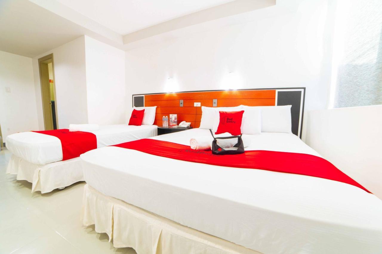 Reddoorz Plus Near San Pedro Cathedral Davao Exterior foto