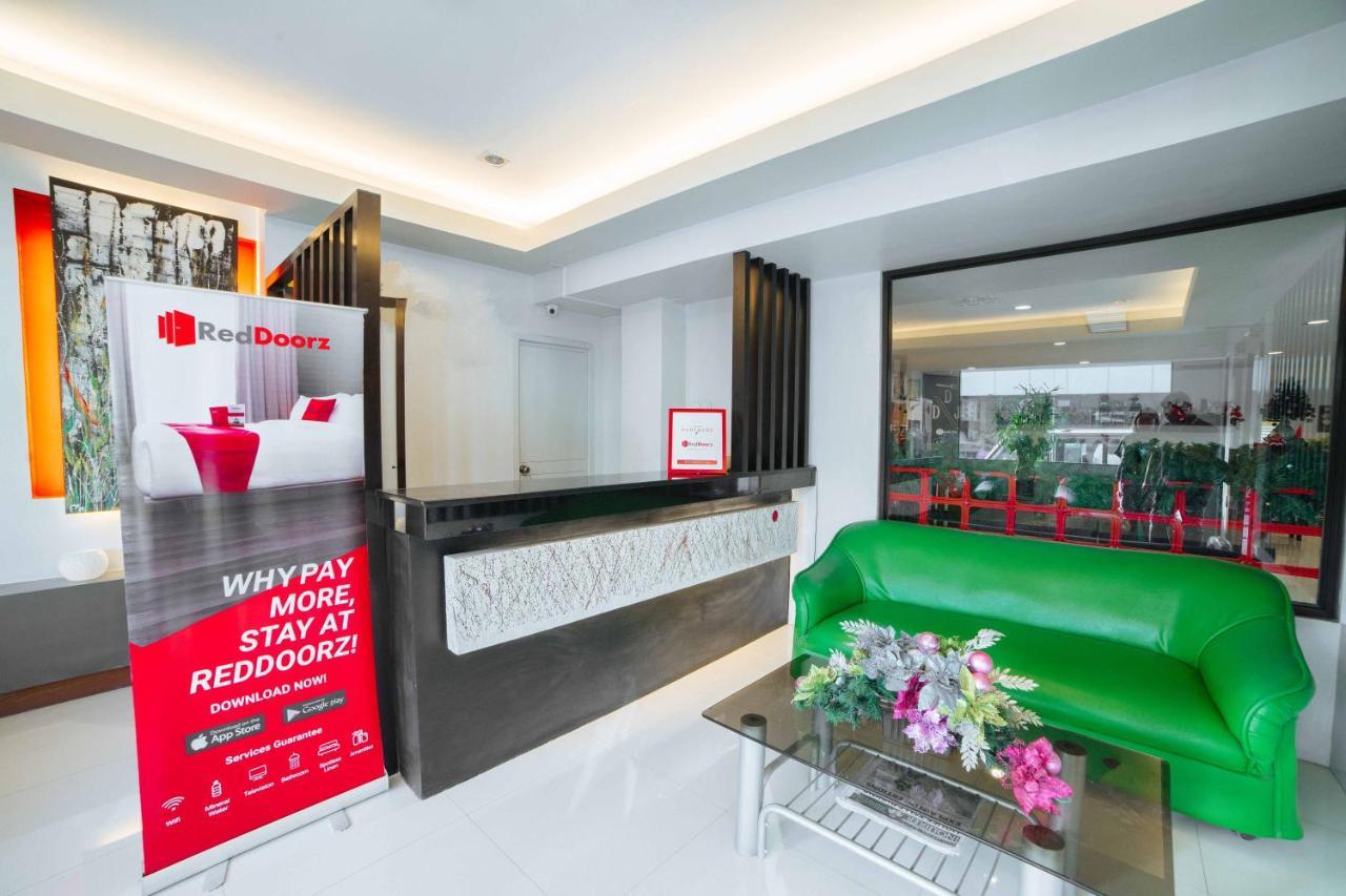 Reddoorz Plus Near San Pedro Cathedral Davao Exterior foto