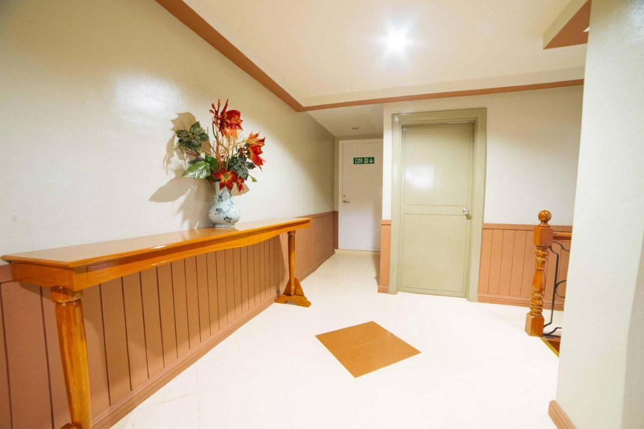 Reddoorz Plus Near San Pedro Cathedral Davao Exterior foto